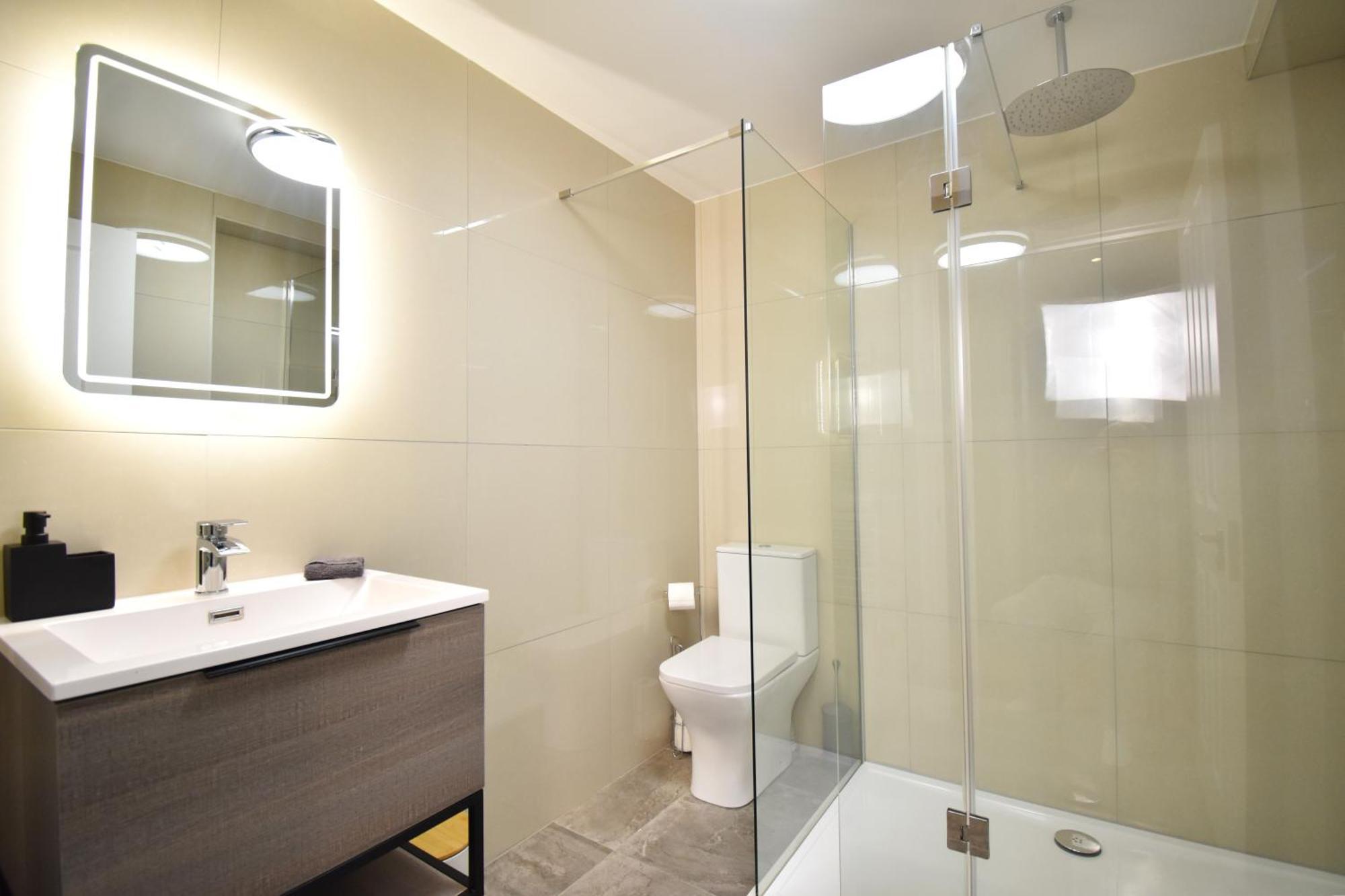 Stunning 2 Bed Apartment Londres Extérieur photo