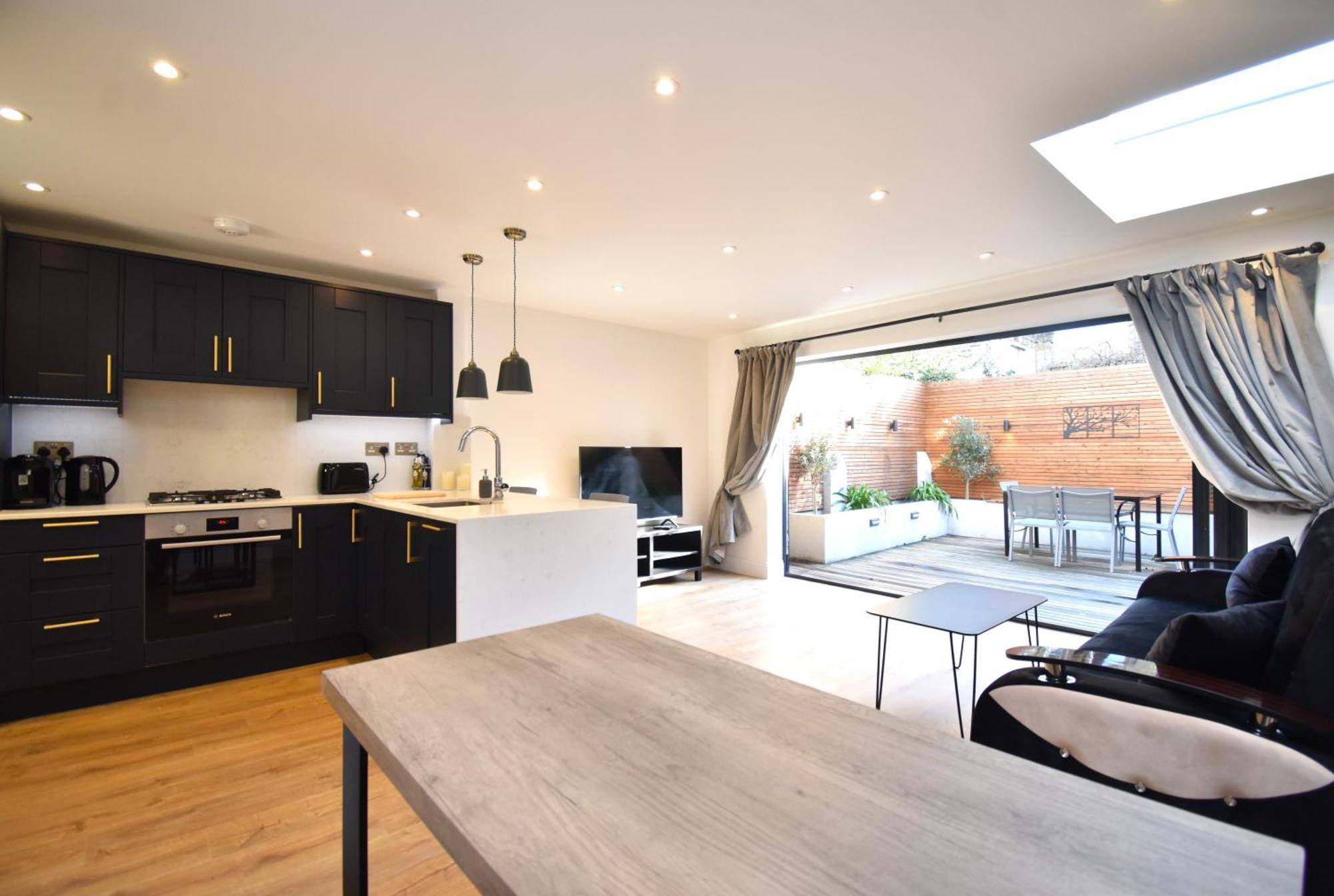 Stunning 2 Bed Apartment Londres Extérieur photo